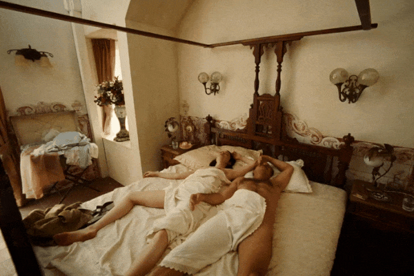 Олар шарлар мен анусты жалайды