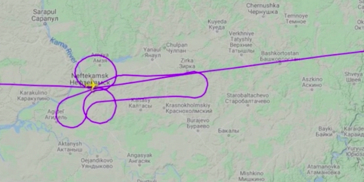 Есть версия по траектории полета Нэнси Пелоси Пикабу