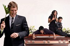 Смерть на похоронах – афиша