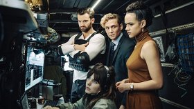 Онлайн-премьеры недели: «Армия воров», «Доктор Кто», «Струны», ремейк «Четыре тысячи четыреста»