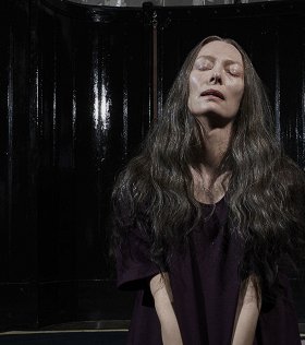 Фильмы на выходные: «Суспирия», «Братья Систерс» и «Робин Гуд: Начало»