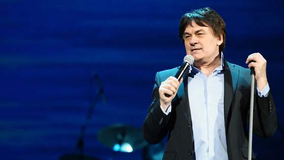 Александр Серов