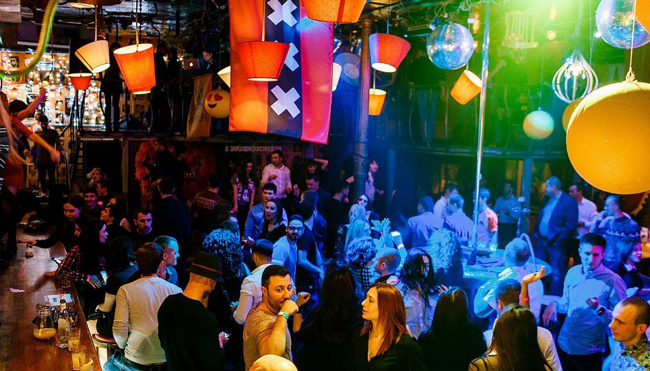 Концерты: «Клиника на барной стойке»: DJs Greek, Ambar Jr Концерты: «Клиника на барной стойке»: DJs Greek, Ambar Jr