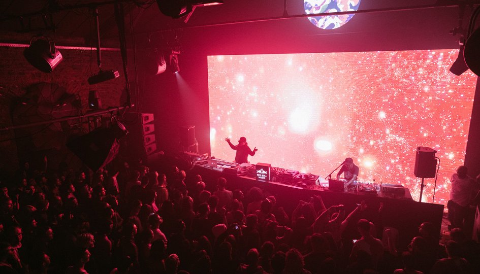 Концерты: «Red Bull Music Festival. Grand Opening»: Лерой Берджесс, Dām-FunK, Vtgnike, Леонид Липелис Концерты: «Red Bull Music Festival. Grand Opening»: Лерой Берджесс, Dām-FunK, Vtgnike, Леонид Липелис