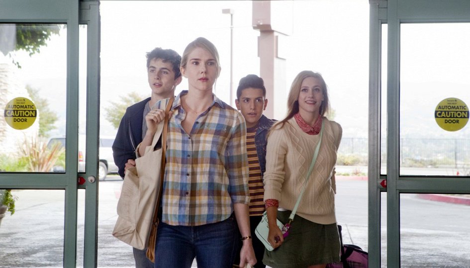 Кино: «Miss Stevens» Кино: «Miss Stevens»