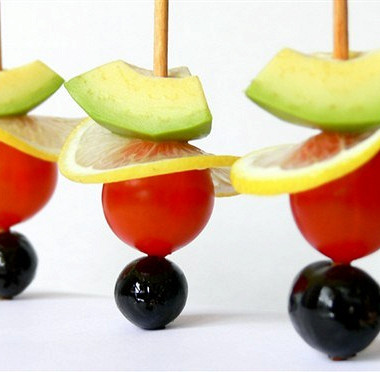 Рецепт Овощные и фруктовые канапе с авокадо