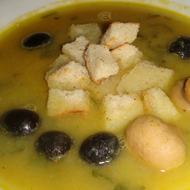 Рецепт Крем-суп с маслинами, шампиньонами, картофелем и мускатным орехом