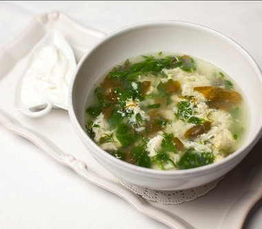 Рецепт Легкий суп со щавелем и яйцом
