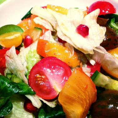 Рецепт Овощной салат с хурмой