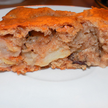 Рецепт Пряный яблочный пирог с изюмом