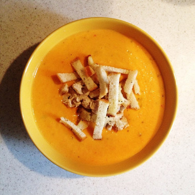 Рецепт Тыквенный крем-суп с курицей и сухарикамии