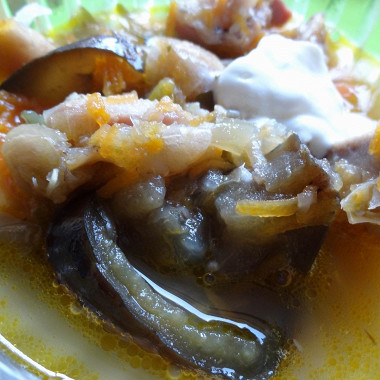 Рецепт Зимний фасолевый суп с копченостями и баклажанами