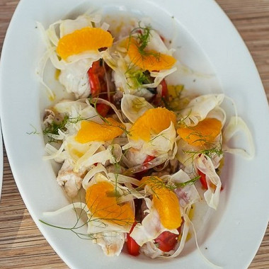 Рецепт Рыба-меч по‑сицилийски с салатом из фенхеля и апельсинов