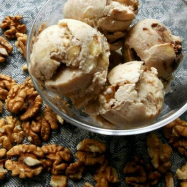 Рецепт Банановое мороженое с шоколадом и грецким орехом