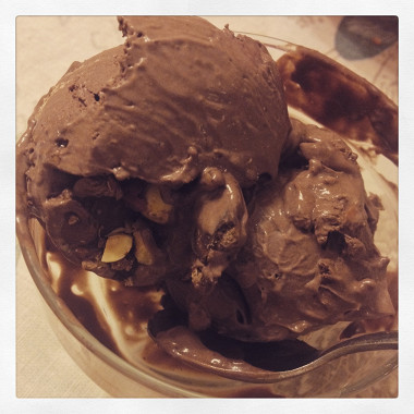 Рецепт Шоколадно-ореховое мороженое