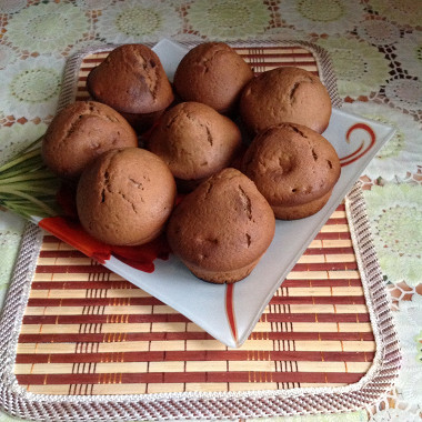 Фото рецепт Маффины с корицей, изюмом и орехами
