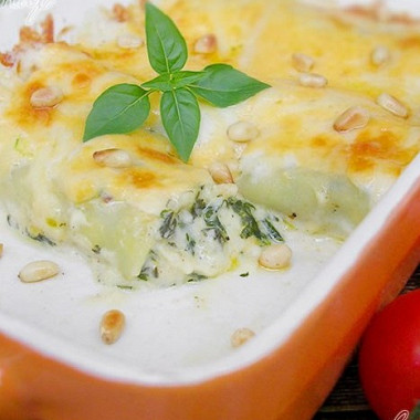 Рецепт Каннеллони со шпинатом и сыром под соусом бешамель