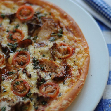 Рецепт Пицца с лесными грибами и молодым тимьяном