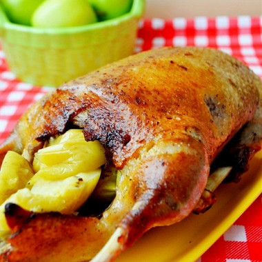 Рецепт Утка с яблоками, запечённая в "рукаве"