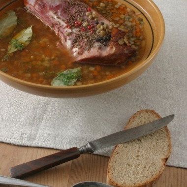 Рецепт Чечевичный суп со свининой и сыром с плесенью