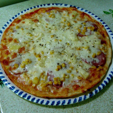 Рецепт Пицца с ветчиной, кукурузой и ананасами