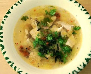 Рецепт Куриный суп с беконом, луком-пореем и вялеными томатами
