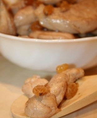 Рецепт Курица с корицей и изюмом