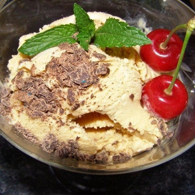 Рецепт Творожное мороженое с шоколадной крошкой