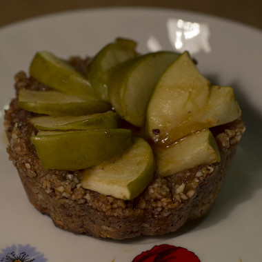 Рецепт Тарталетка ореховая с яблоком
