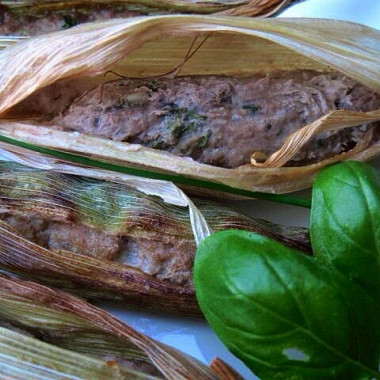 Рецепт Рубленное мясо по‑мексикански в кукурузных листьях
