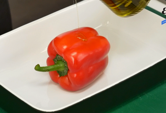 Салат с жареным баклажаном и перцем пошаговый рецепт с видео и фото – европейская кухня, веганская еда: салаты новые фото Салат с жареным баклажаном и перцем пошаговый рецепт с видео и фото – европейская кухня, веганская еда: салаты новые фото