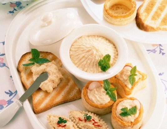 Кростини с тунцом