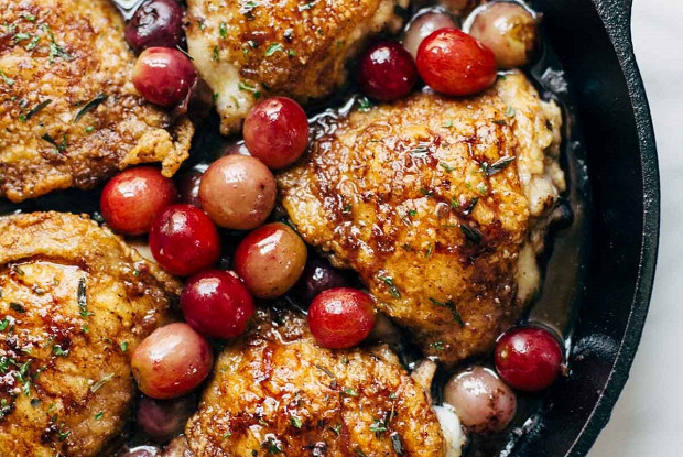 Салат с красной рыбой,чукой и маринованным огурчиком, пошаговый рецепт с фото новые фото Салат с красной рыбой,чукой и маринованным огурчиком, пошаговый рецепт с фото новые фото