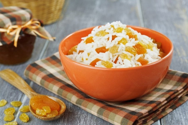 Плов с фруктами в мультиварке