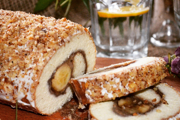 Рулет с банановой начинкой