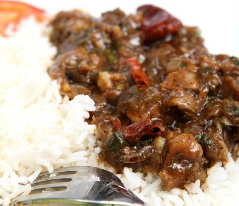 Маринованная тушеная говядина с огурцами