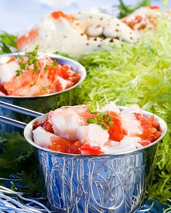 Ароматное мясо краба с карри в горшочках