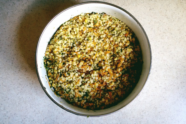 Кускус с морковью и кинзой