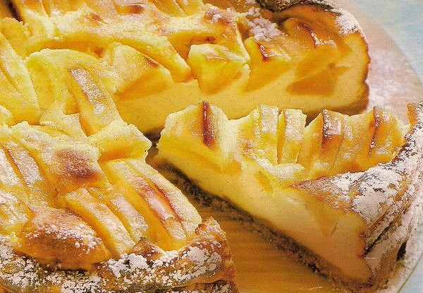 Пирог с яблоками на молоке