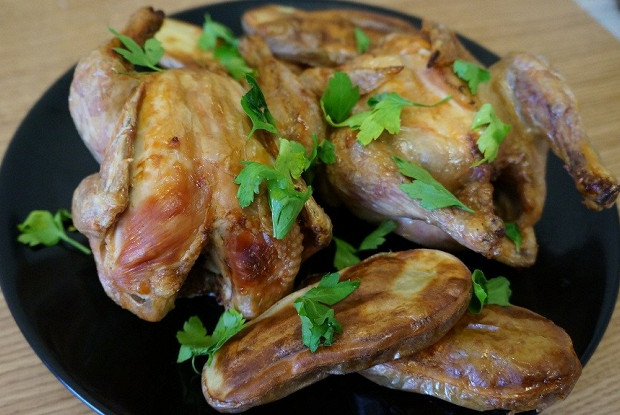 Цыплята гриль с чесноком и картофелем