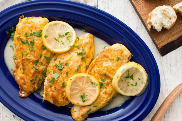 Куриная грудка под лимонным соусом по-французски (Chicken francese)