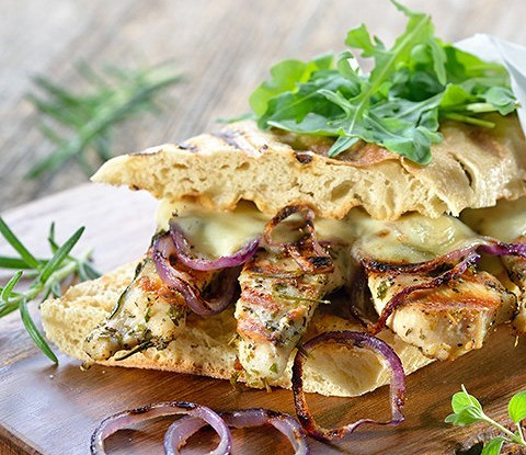Панини с куриной грудкой на гриле