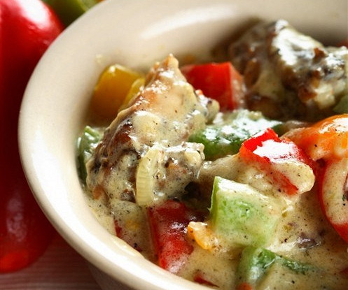 Куриные грудки с овощами