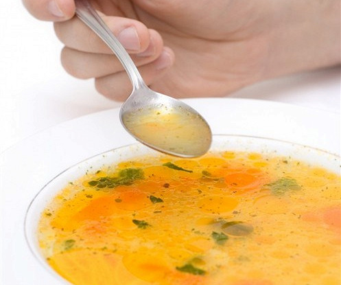 Прозрачный куриный бульон