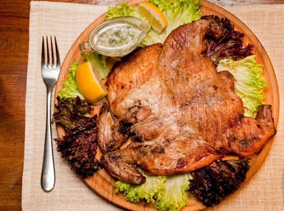 Цыпленок табака с чесночным соусом